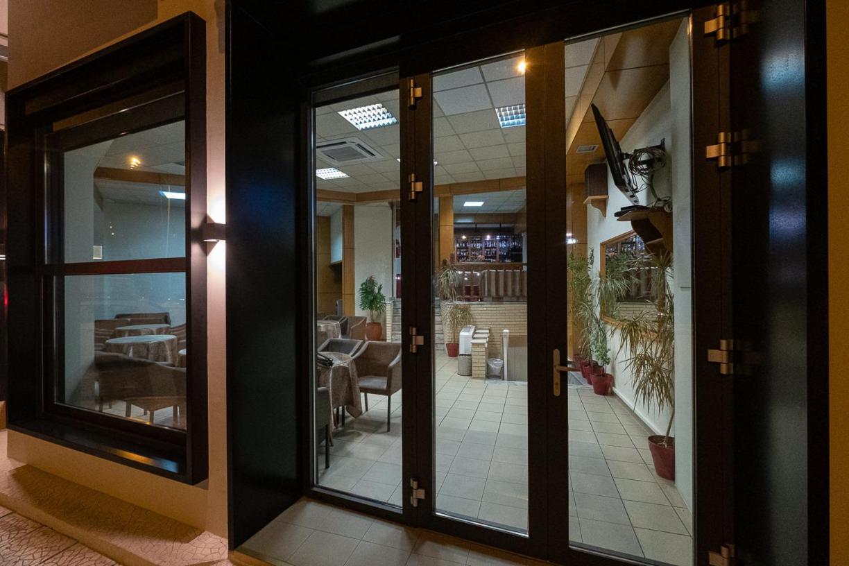Hotel Democritus Komotini Zewnętrze zdjęcie